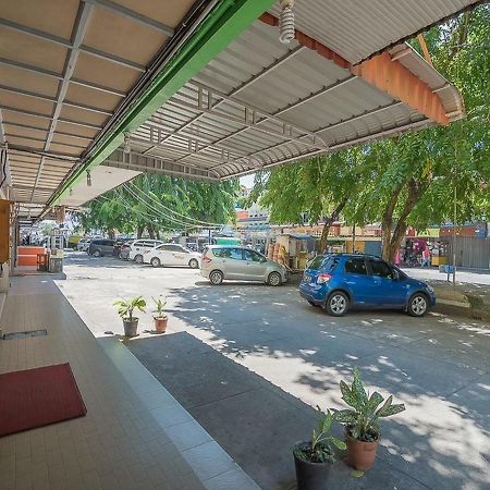 فندق ريد دورز بالقرب من ناجويا سيتي واك باتام 2 Batam المظهر الخارجي الصورة